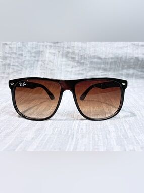Ray-Ban RB 4147 Boyfriend sunglasses black on brown / brown gradient dark brown